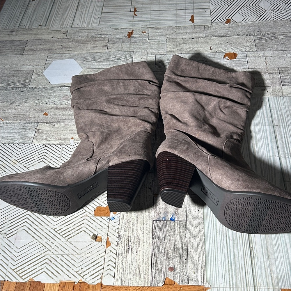 Stylish Slouchy Boots in Taupe